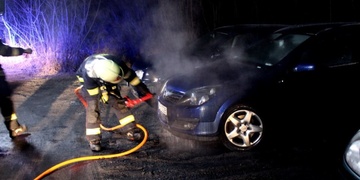 Požár auta. Úmysl nebo závada?