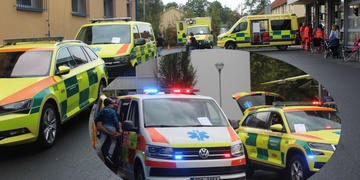 Na záchranné službě představili modročervenou