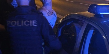 "Ukopu tě, podpálím ti barák a pustím plyn!"