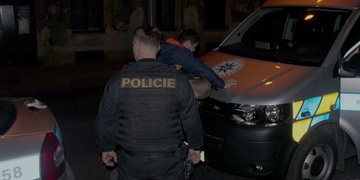 Okradená seniorka měla výbornou paměť a vybavila si i číslice z RZ