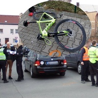 Vozidlo srazilo cyklistu, ten skončil v nemocnici