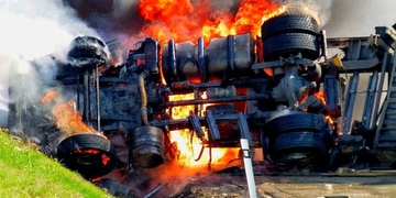 ŘIDIČ HRDINA: Zabránil tragédii, sám málem uhořel