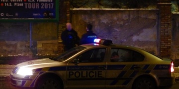 Se dvěma zákazy řízení ujížděl policii