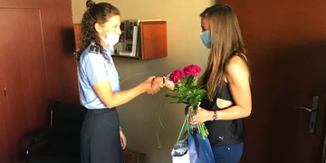 Pohotová dívka zachránila život ženě