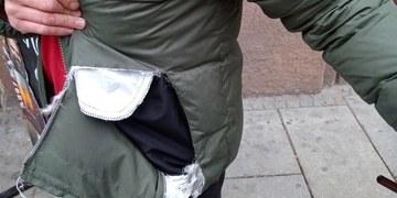 Opilá barmanka se poprala s opilým hostem