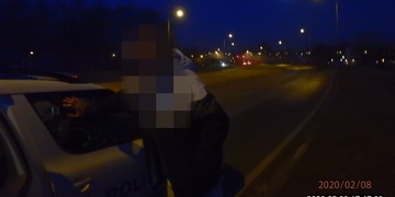 Silně opilého nezodpovědného otce řešili strážníci