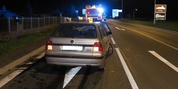 Těžce opilý prorazil vanu, stopovali ho podle unikajícího oleje