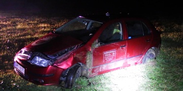 Žena i s vozem vyletěla ze silnice