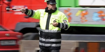 Policisté žádají řidiče o obezřetnost