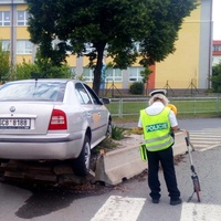 Se třemi promile usadil Octavii na ostrůvek