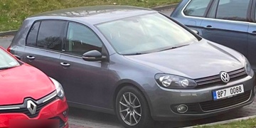 Prosím pomozte, ukradli mi auto