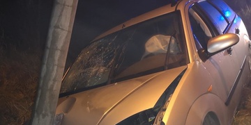 V opilosti se místo řízení věnoval mobilu