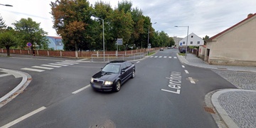 Zranil malou školačku a ujel