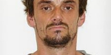 Policie pátrá po uprchlém vězni