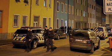 Vražda na Slovanech - jednoho muže ubodal, druhého velmi vážně zranil