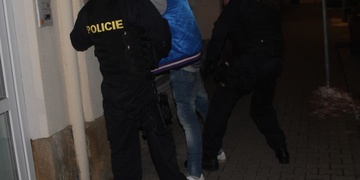 V obchodě se dobře zásobil, platit však nehodlal