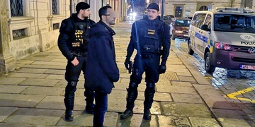 Zásah policie v hotelu Central