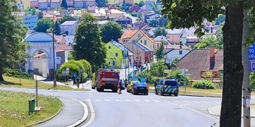 Střet osobního auta s dítětem na koloběžce