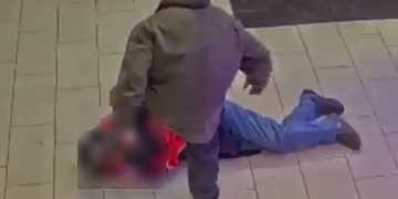 Z bezdomovce si udělal bankomat