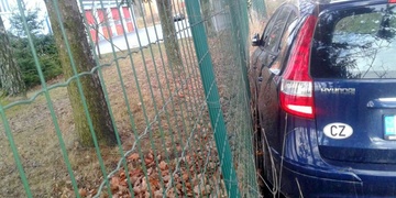 K dopravní nehodě došlo přímo před stanicí hasičů