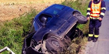 S autem narazil do mostku