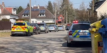 V bazénu bylo nalezeno tělo mrtvého muže