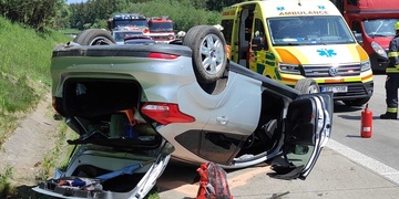 Dopravní nehoda na D5, na místě zasahují všechny záchranné složky