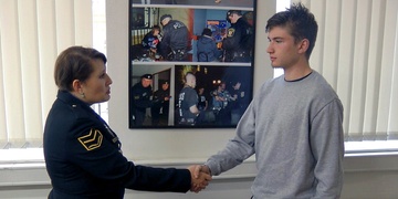 Statečný student versus ozbrojený agresivní Ukrajinec
