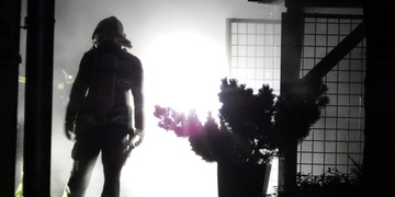 Oheň zničil vytápěné psí kotce