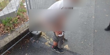 Muž obzvláště odporným způsobem obtěžuje své okolí