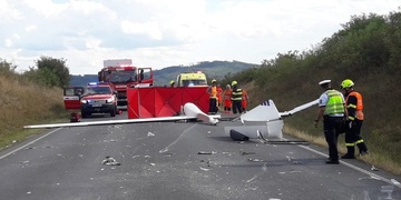 Kriminalisté hledají svědky tragické nehody letadla