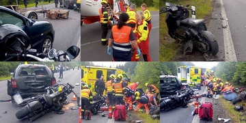 Jeden motorkář nehodu nepřežil, další z místa transportovaly dva vrtulníky a sanitka