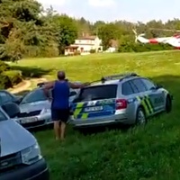 Podezřelý zadržen a oběť zemřela v nemocnici. Doplněna aktualizace.