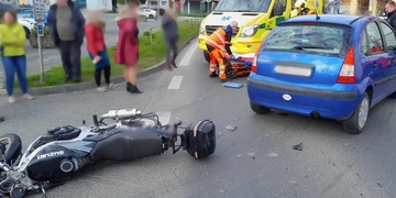Střet auta s motocyklem