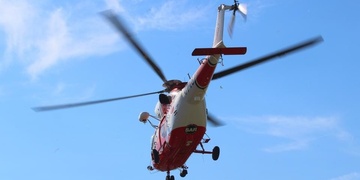 Pro opařené miminko letěl vrtulník LZS