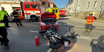 Střet motocyklu s osobním vozidlem