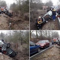 Vozidlo vyletělo ze silnice