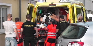 Na Borech velmi vážně pobodali muže - nyní bojuje o svůj život v nemocnici