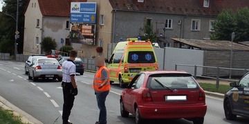 Sražená chodkyně po převozu do nemocnice zemřela