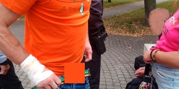 Zásnuby oslavili orálním sexem v parku