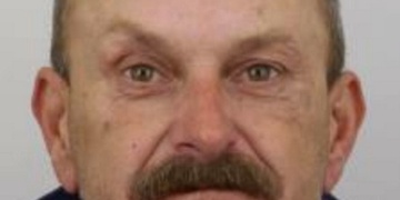 Policie pátrá po tomto muži