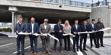 Z centra Plzně na Slovany Mikulášskou ulicí