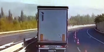 Řidič kamionu na dálnici vyrazil s téměř třemi promile
