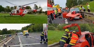 Čelní střet dvou vozů, na místě je více zraněných