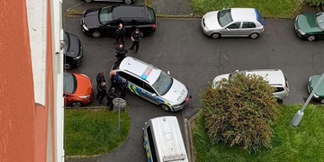 "Když začaly z okna létat talíře, zavolal jsem policii!"