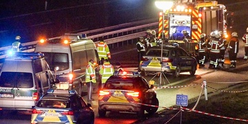 Auto na A6 srazilo a usmrtilo dva policisty