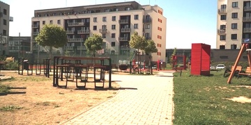 Muž, který brutálně zbil šestiletého chlapečka, bude stíhán na svobodě