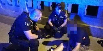 Na Wilsonově mostě zachraňovali strážníci sebevraha
