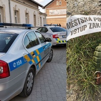 Uklízečka našla ruční granát, poradila se s vrátnou a vyhodily ho ven