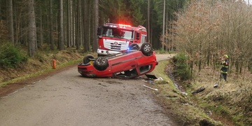 K další dnešní vážné dopravní nehodě vzlétl i vrtulník LZS